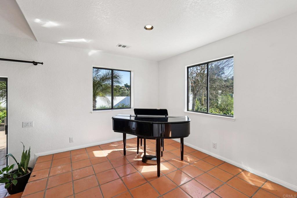 1761 Winterwarm Drive Fallbrook, CA 92028 - Photo 22 of 73