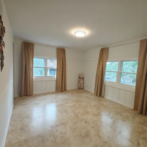 $275,000 | 806 Peter Street, McHenry, IL 60051