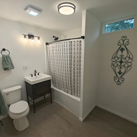 $275,000 | 806 Peter Street, McHenry, IL 60051