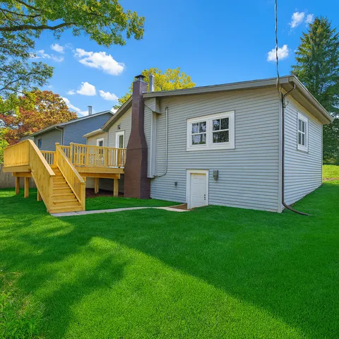 $275,000 | 806 Peter Street, McHenry, IL 60051