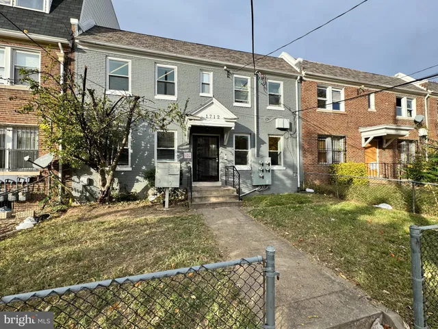 $1,995 | 1712 R Street Southeast, Unit 1, Washington, DC 20020