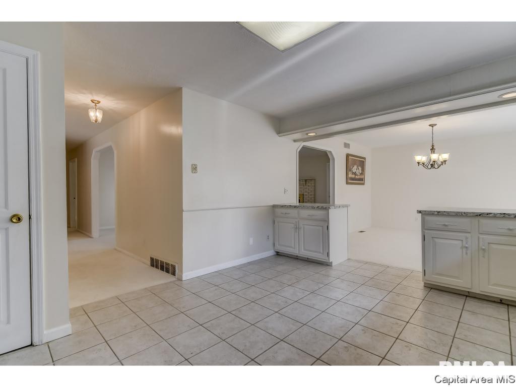 34 Brighton Road Springfield, IL 62702 - Photo 8 of 34