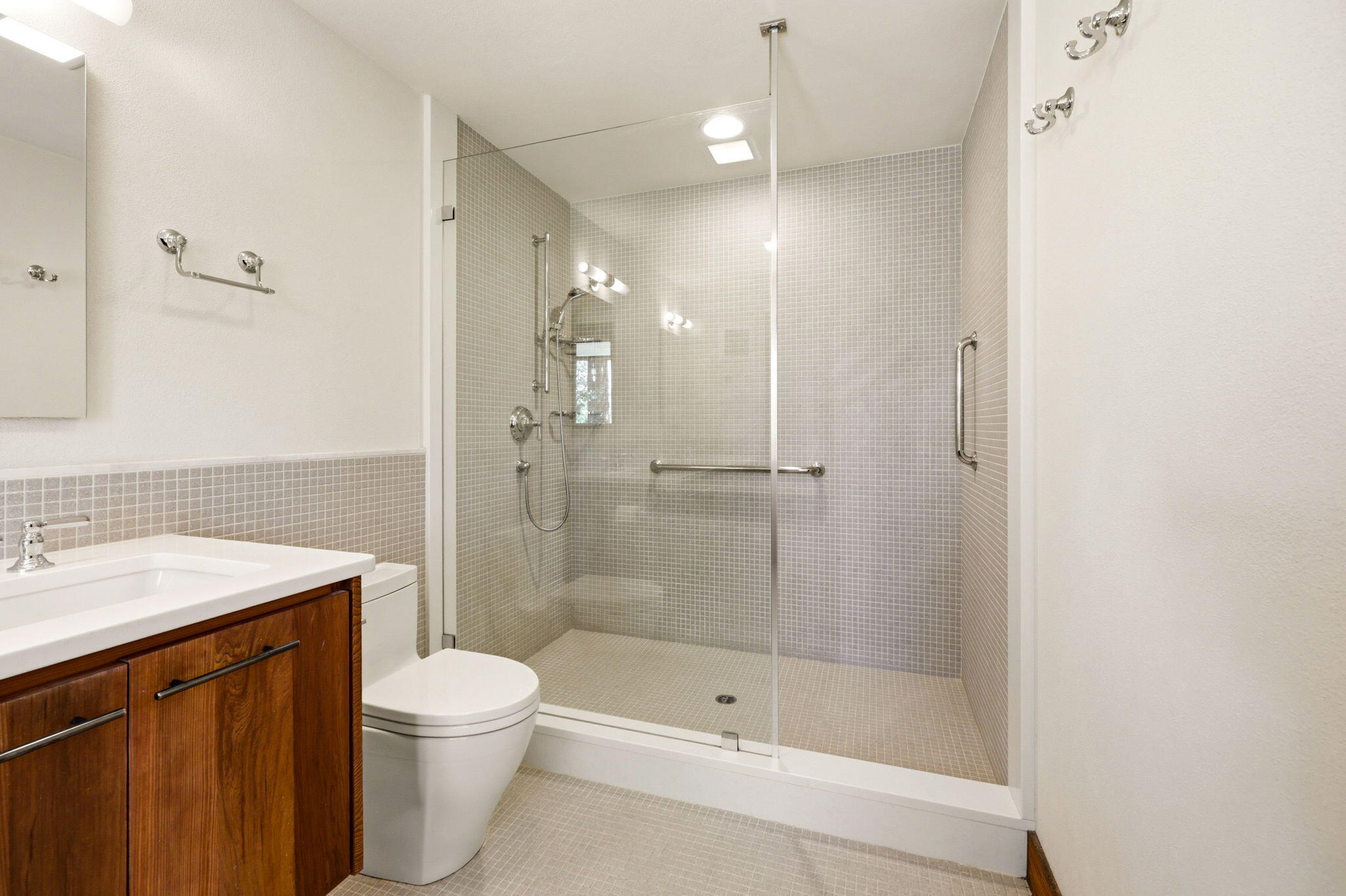 155 Terrace Street Ashland, OR 97520 - Photo 82 of 93 a bathroom with a shower a toilet and sink
