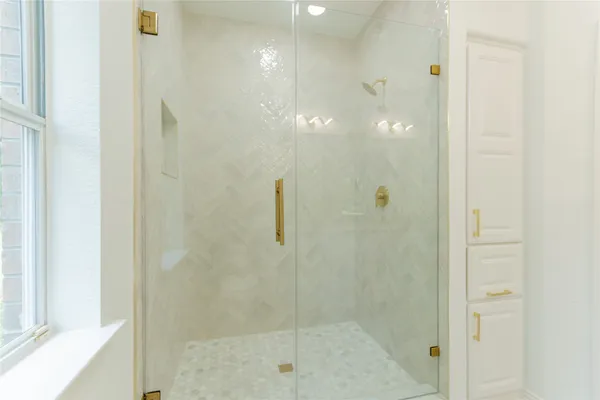 $465,000 | 1608 Southern Oaks Drive, Conroe, TX 77301
