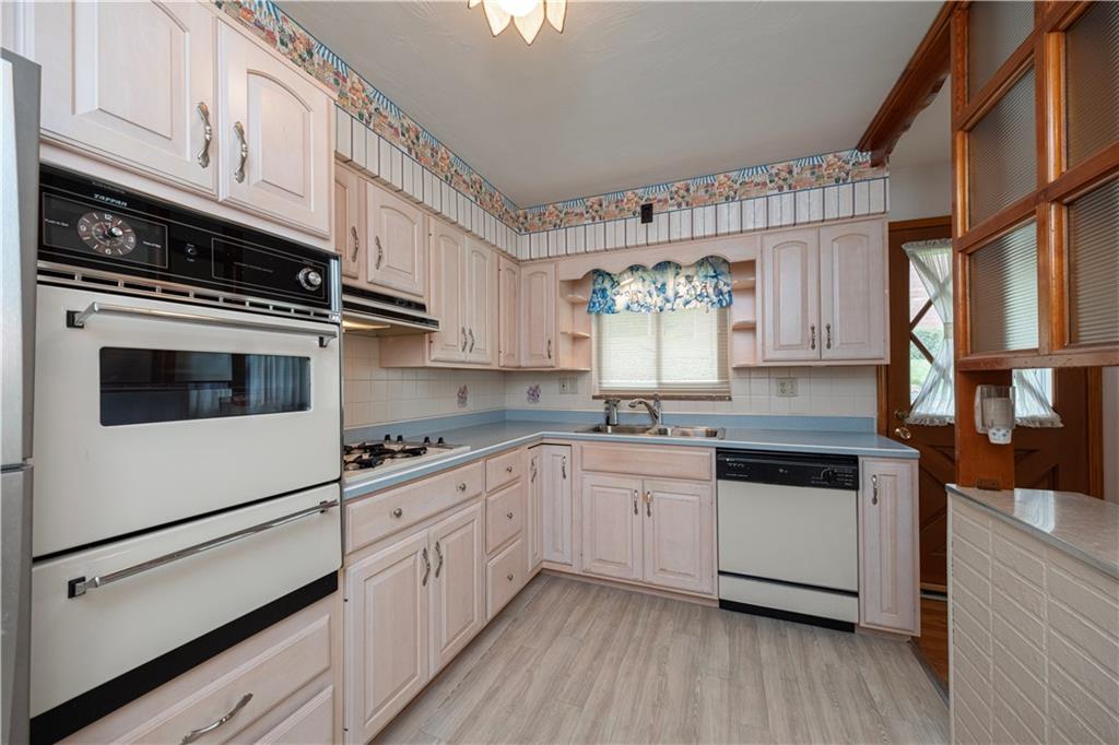 170 Gass Road Pittsburgh, PA 15229 - Photo 13 of 40 Gallery Image 13