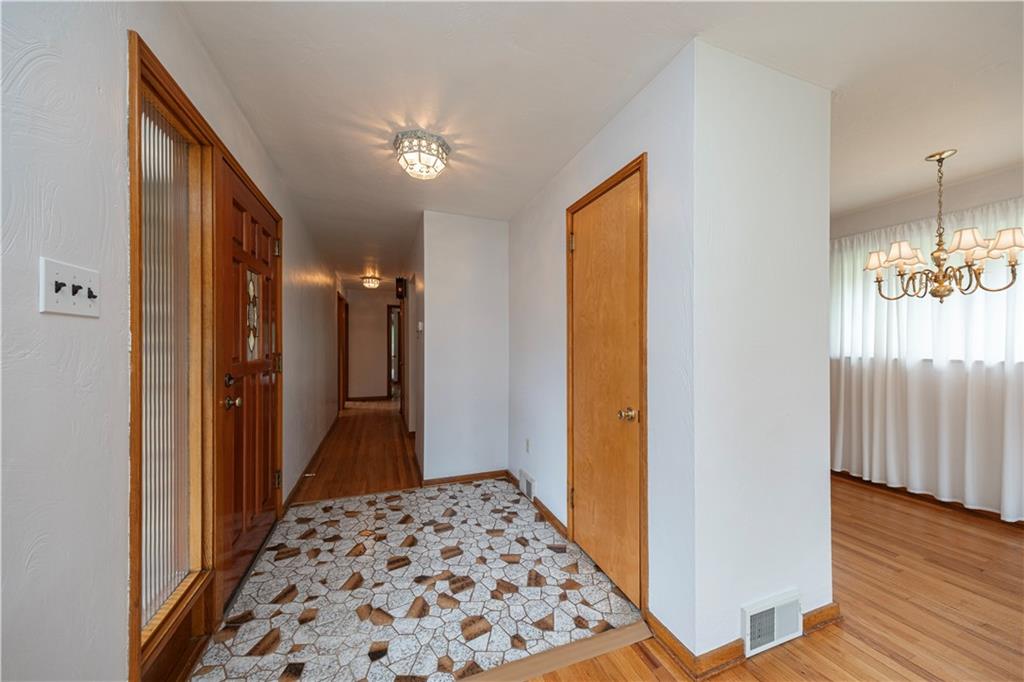 170 Gass Road Pittsburgh, PA 15229 - Photo 3 of 40 Gallery Image 3