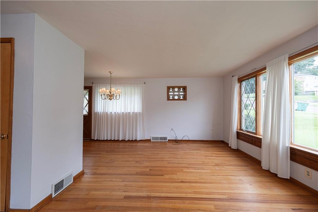 170 Gass Road Pittsburgh, PA 15229 - Photo 4 of 40 Gallery Image 4