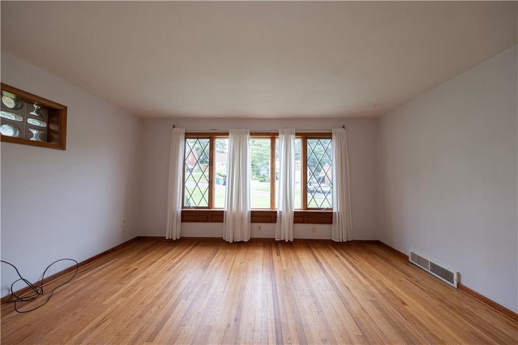 170 Gass Road Pittsburgh, PA 15229 - Photo 5 of 40 Gallery Image 5