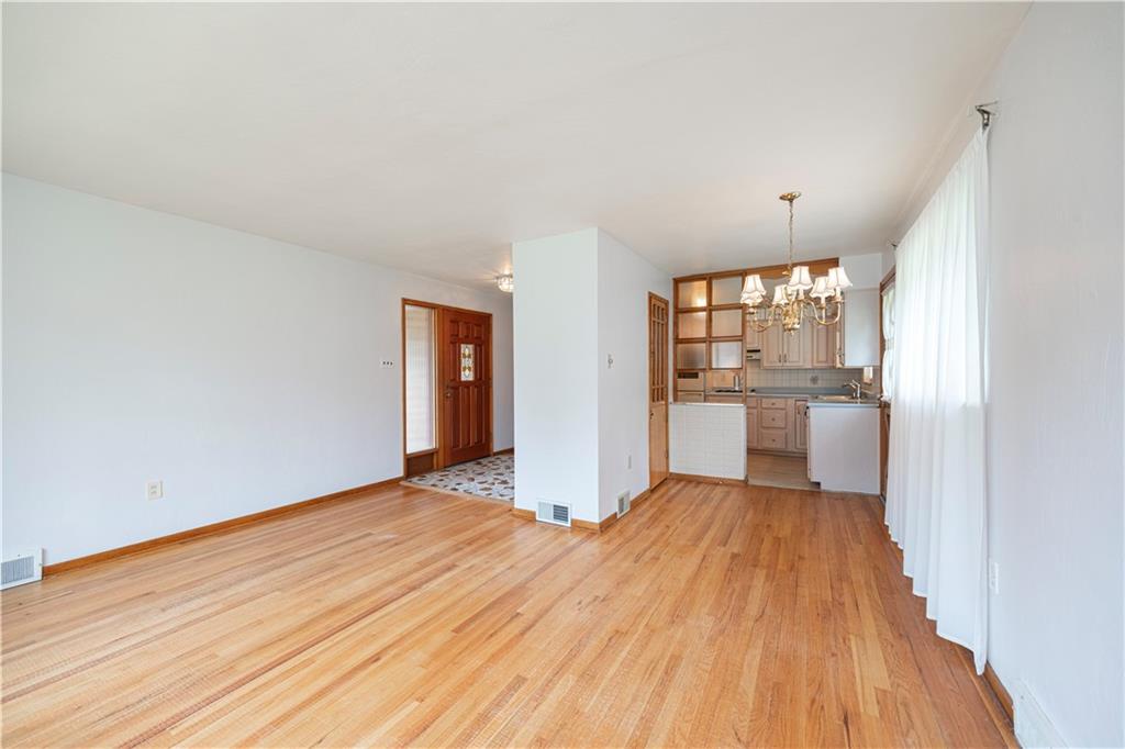170 Gass Road Pittsburgh, PA 15229 - Photo 9 of 40 Gallery Image 9