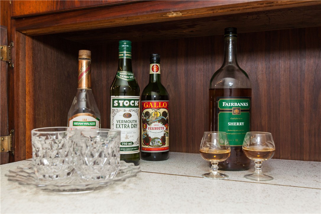 133 Forge Road North Kingstown, RI 02852 - Photo 12 of 35 Built-in bar.