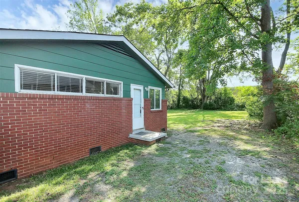 $1,599 | 2244 English Drive, Charlotte, NC 28216