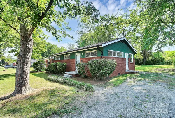 $1,599 | 2244 English Drive, Charlotte, NC 28216