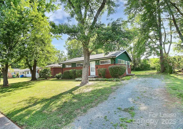 $1,599 | 2244 English Drive, Charlotte, NC 28216