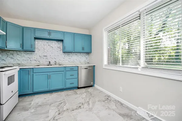 $1,599 | 2244 English Drive, Charlotte, NC 28216