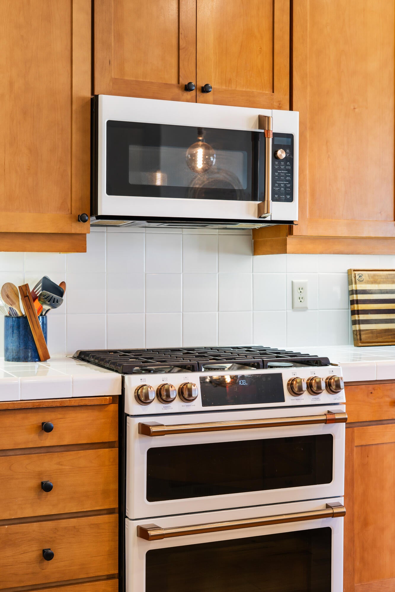 19525 Sugar Mill Loop Bend, OR 97702 - Photo 17 of 55 11-Kitchen