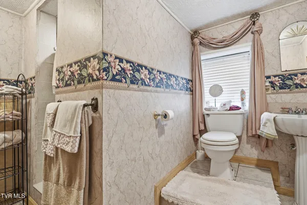 $195,995 | 195 Red Oak Ridge Road, Castlewood, VA 24224