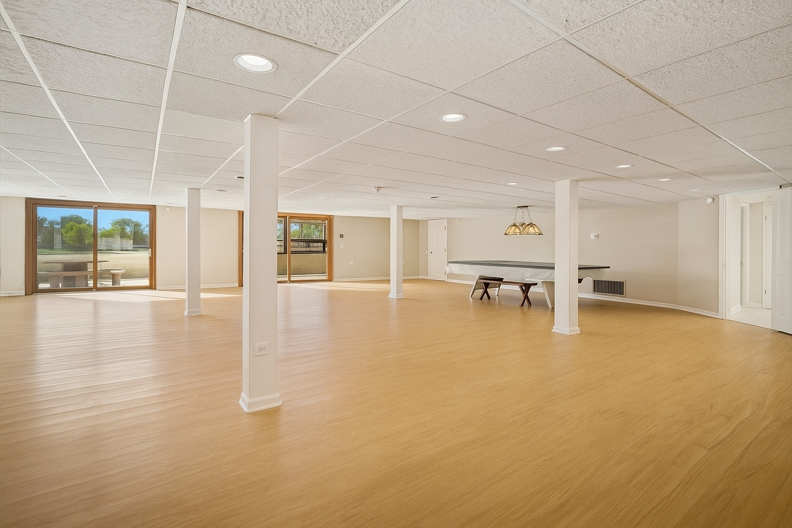 9630 Reding Circle Des Plaines, IL 60016 - Photo 31 of 32 a view of an empty room with a window