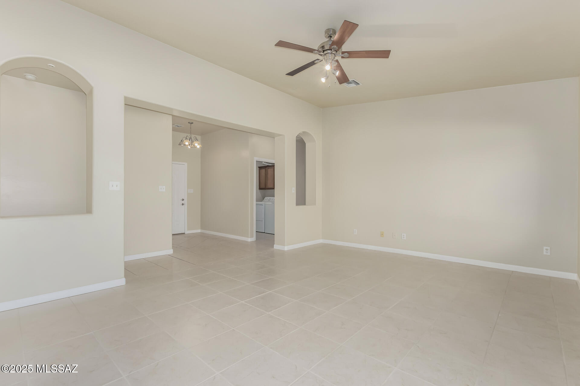1425 Calle Monclova Rio Rico, AZ 85648 - Photo 8 of 26 Gallery Image 8