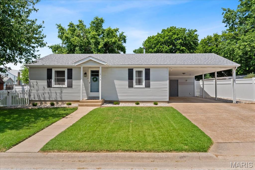 105 Gardner Street Waterloo, IL 62298 - Photo 1 of 23 Gallery Image 1