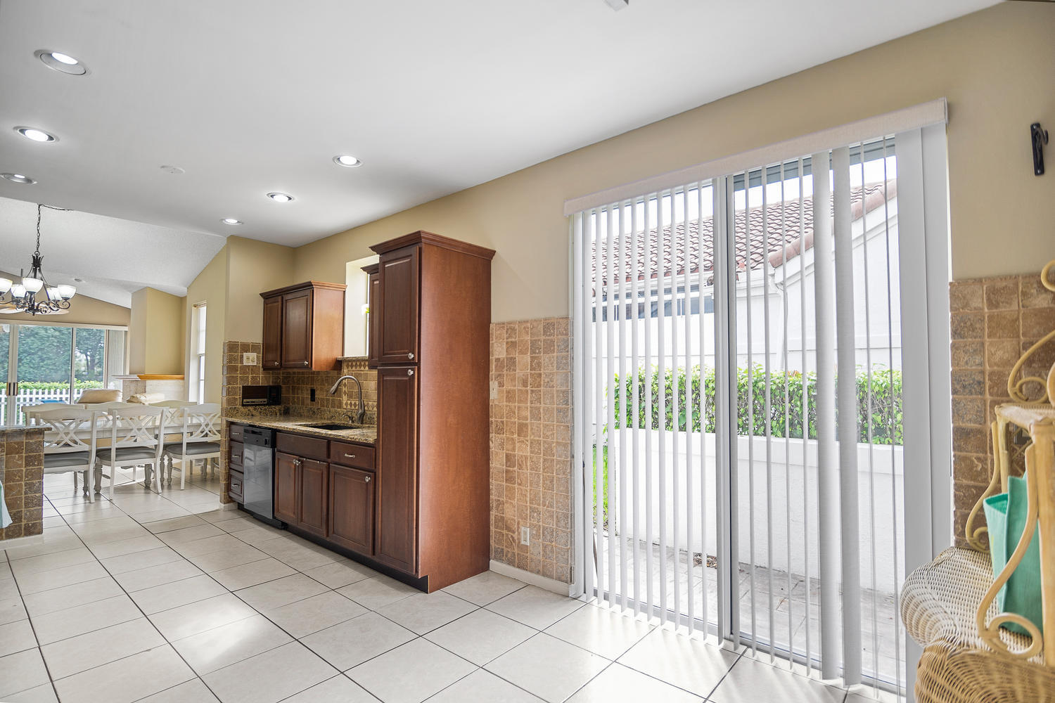17640 Candlewood Terrace Boca Raton, FL 33487 - Photo 4 of 34 Kitchen to patio