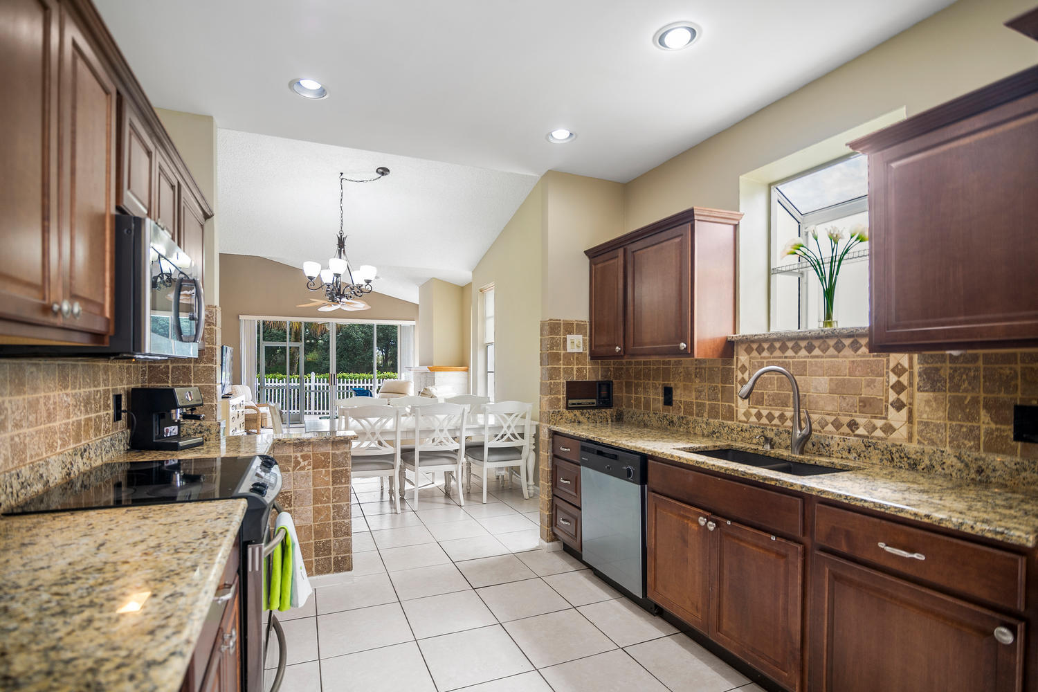 17640 Candlewood Terrace Boca Raton, FL 33487 - Photo 6 of 34 Kitchen