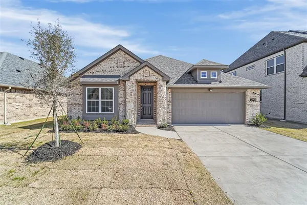 $2,300 | 2905 Cantoni Creek, Princeton, TX 75407
