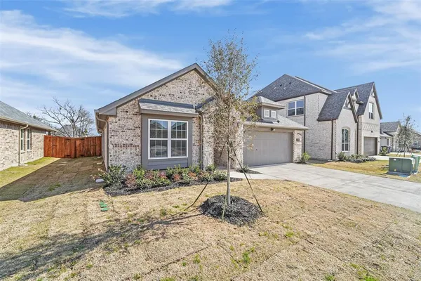 $2,300 | 2905 Cantoni Creek, Princeton, TX 75407