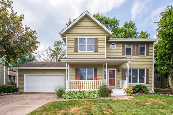 $389,900 | 910 Read Drive, Chesterton, IN 46304