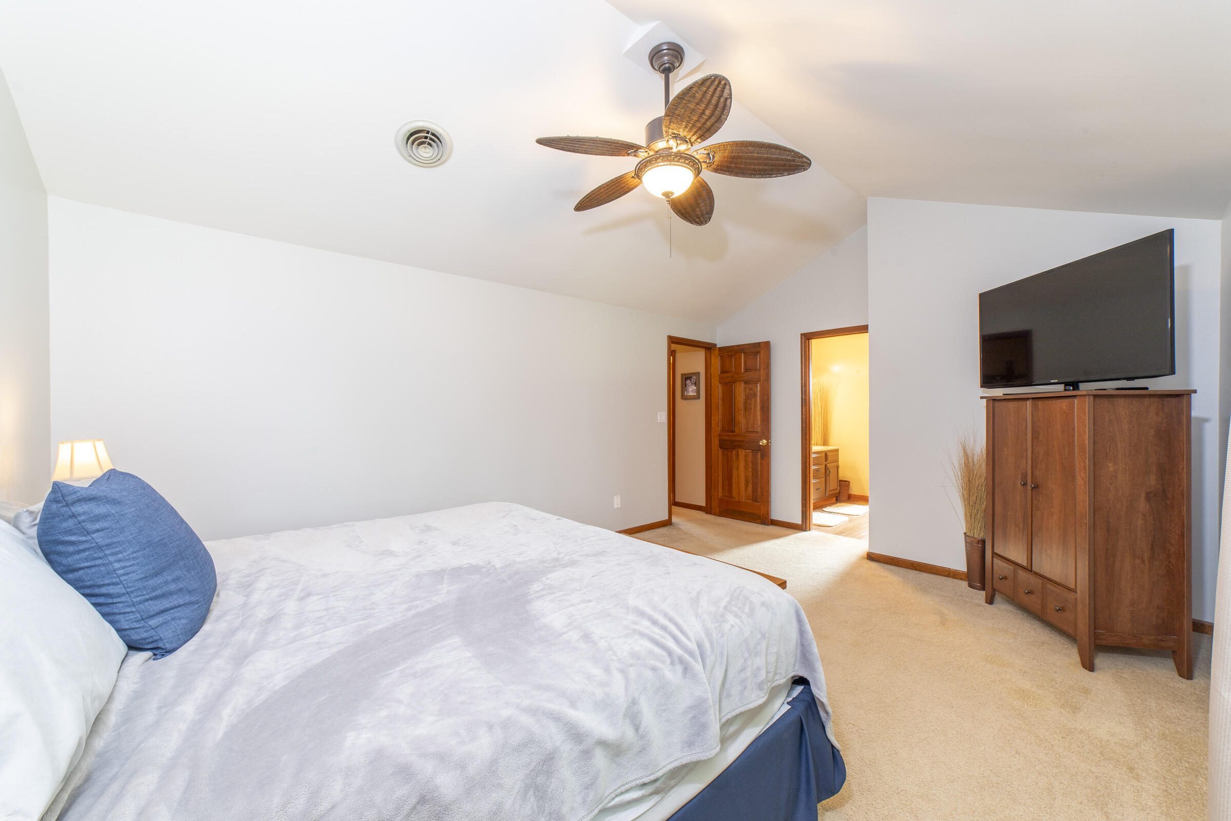 910 Read Drive Chesterton, IN 46304 - Photo 25 of 57 a bedroom with a bed and a flat screen tv
