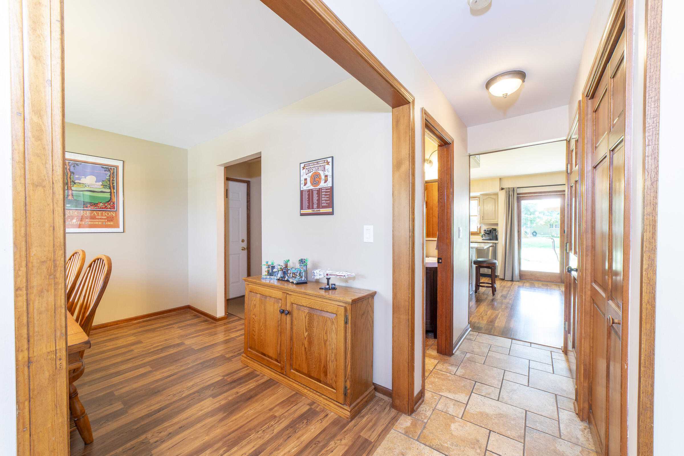 910 Read Drive Chesterton, IN 46304 - Photo 3 of 57 2400x1600