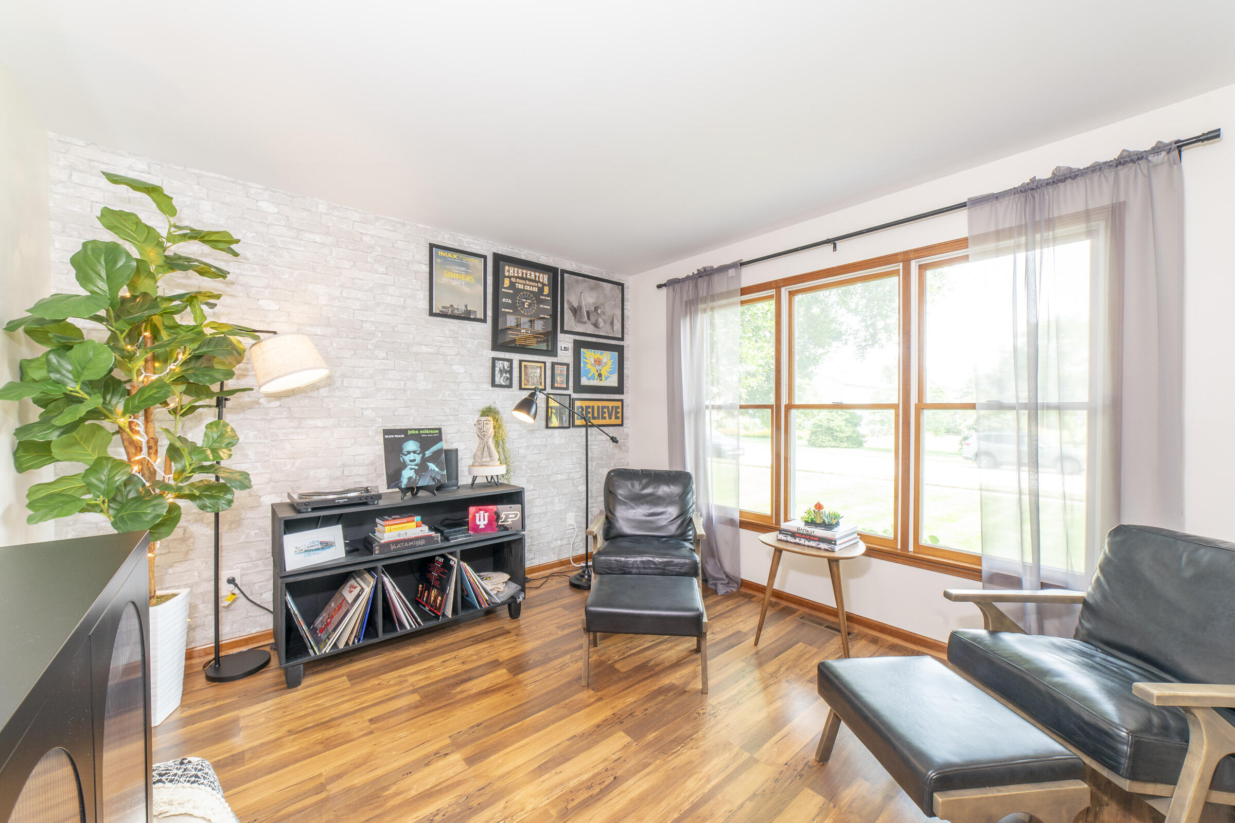 910 Read Drive Chesterton, IN 46304 - Photo 5 of 57 a living room with furniture and a wooden floor