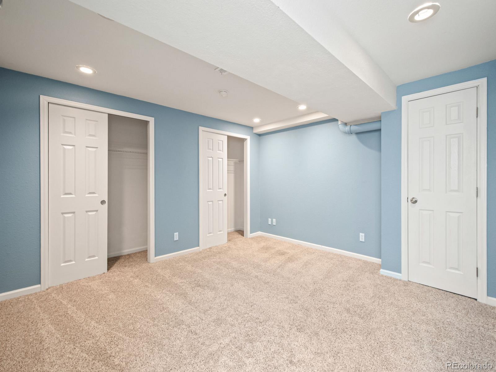 9358 Cornell Circle Highlands Ranch, CO 80130 - Photo 44 of 50 a view of a big room with closet and bathroom