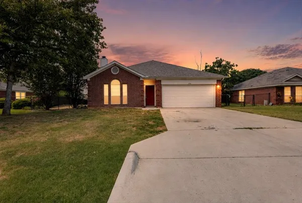 $280,000 | 406 Red Bud Lane, Tolar, TX 76476