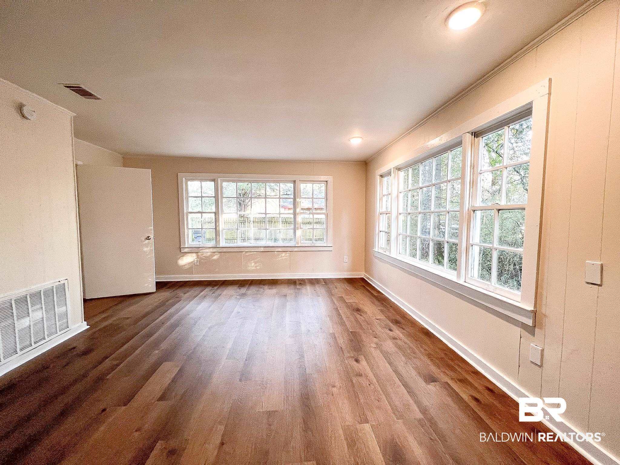 648 Elba Avenue Mobile, AL 36612 - Photo 3 of 36