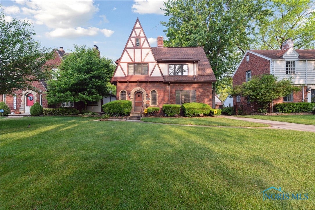 2917 Goddard Road Toledo, OH 43606 - Photo 3 of 50 Gallery Image 3