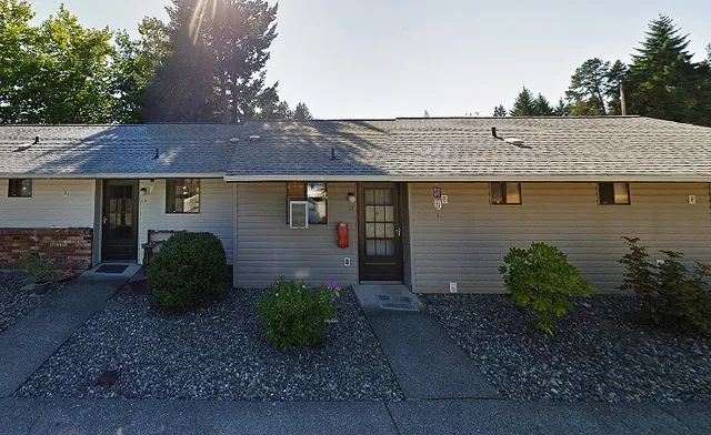 $915 | 1100 North 12th Street, Shelton, WA 98584