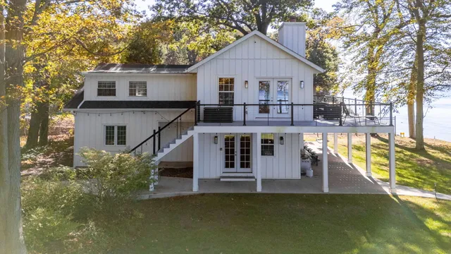 $1,795,000 | 1722 Lake Michigan Drive, Fennville, MI 49408