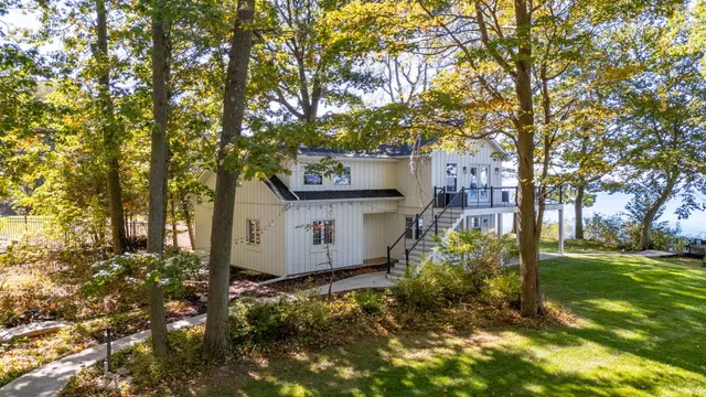 $1,795,000 | 1722 Lake Michigan Drive, Fennville, MI 49408