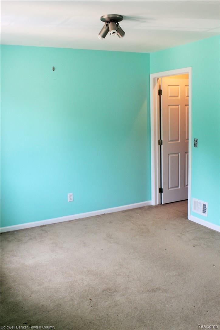 1417 Remsing Street Hartland, MI 48353 - Photo 30 of 36 2018-07-11 12.45