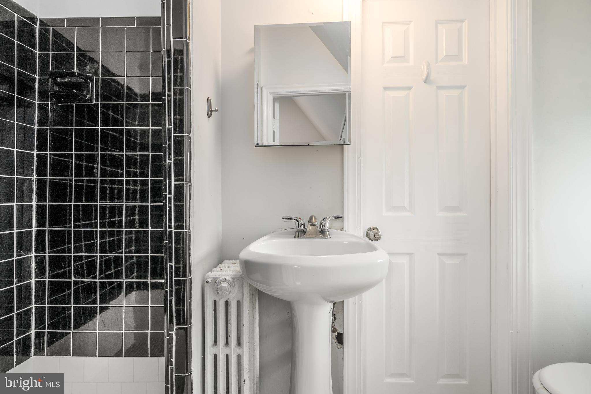 4412 Volta Place Northwest Washington, DC 20007 - Photo 20 of 27 Second bathroom