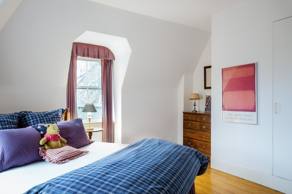 22 Craigie Street Cambridge, MA 02138 - Photo 18 of 30