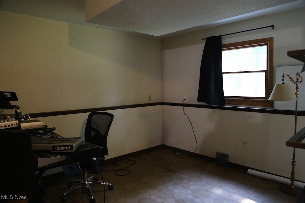 10054 Smith Road Litchfield, OH 44253 - Photo 6 of 9 View of unfurnished office