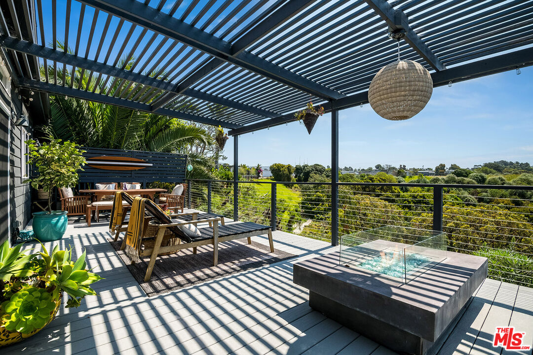 29500 Heathercliff Road, Unit 106 Malibu, CA 90265 - Photo 11 of 51