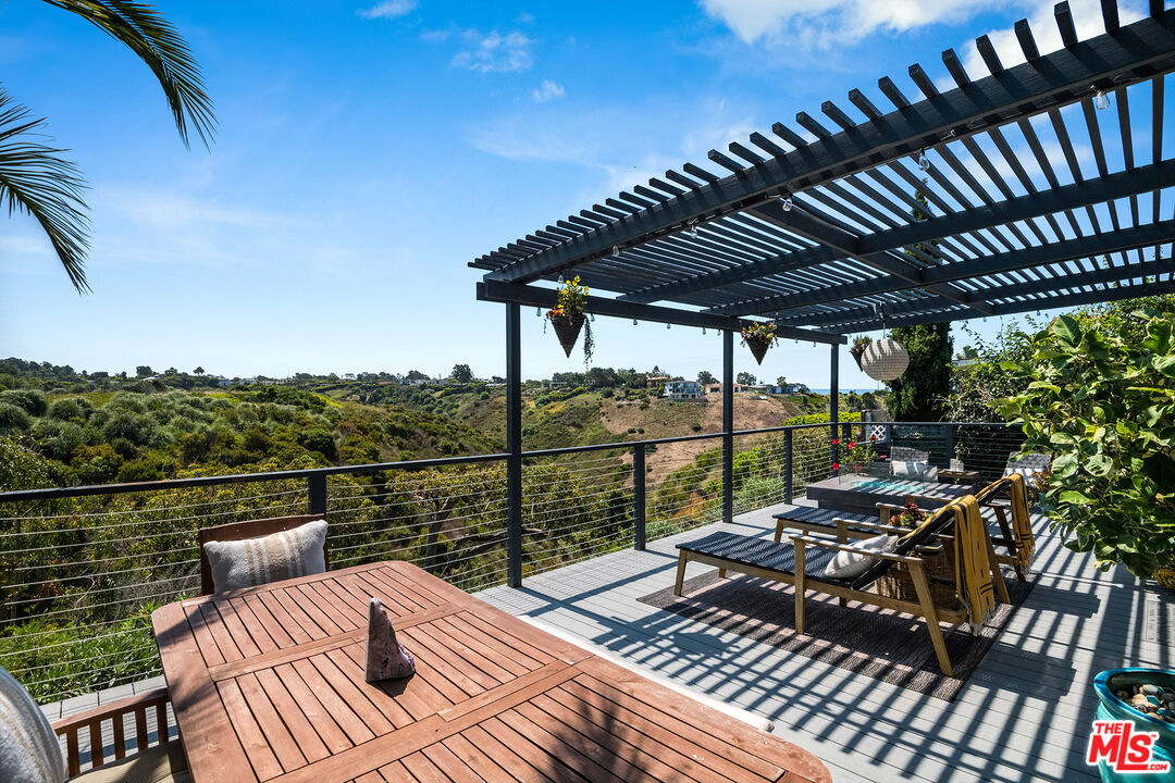 29500 Heathercliff Road, Unit 106 Malibu, CA 90265 - Photo 13 of 51