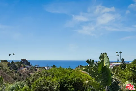 a view of a sky
