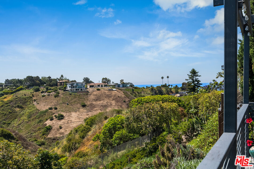 29500 Heathercliff Road, Unit 106 Malibu, CA 90265 - Photo 17 of 51