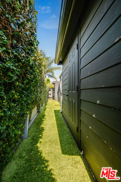 29500 Heathercliff Road, Unit 106 Malibu, CA 90265 - Photo 30 of 51