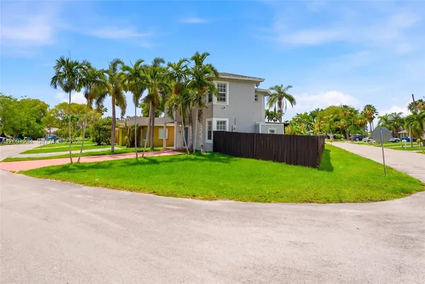 $2,900 | 902 Southwest 8th Place, Florida City, FL 33034