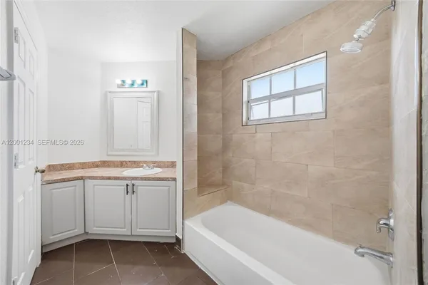 $2,900 | 902 Southwest 8th Place, Florida City, FL 33034