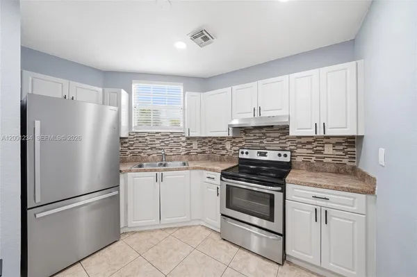 $2,900 | 902 Southwest 8th Place, Florida City, FL 33034